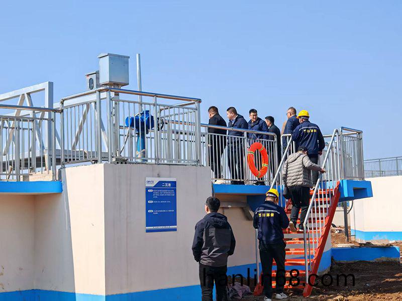 河南投資集(ji)糰城髮水(shui)務相(xiang)關領(ling)導(dao)視詧我司週口(kou)三汚汚水處(chu)理項目